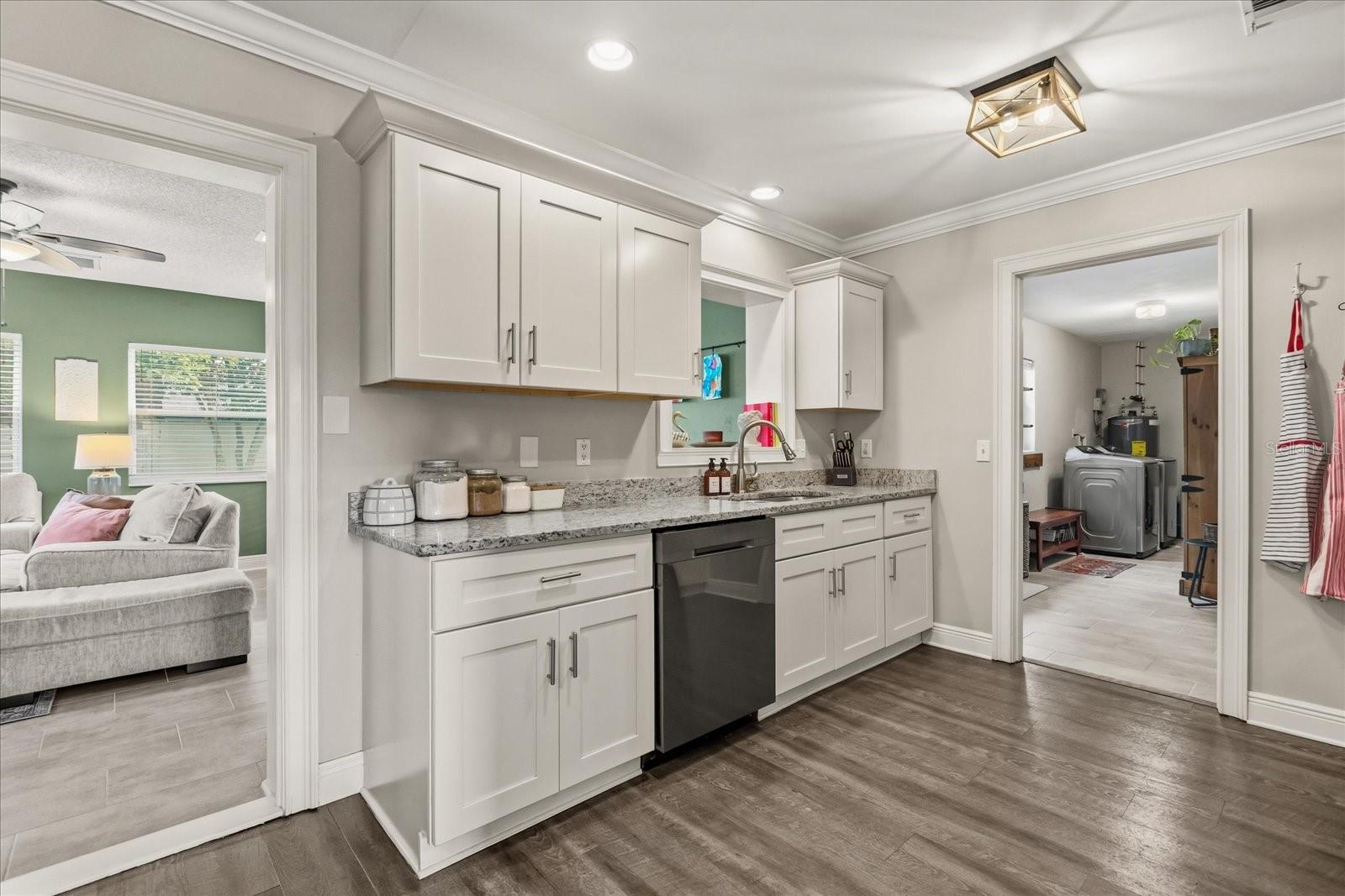 Image 4 of 28 For 517 Mason Street