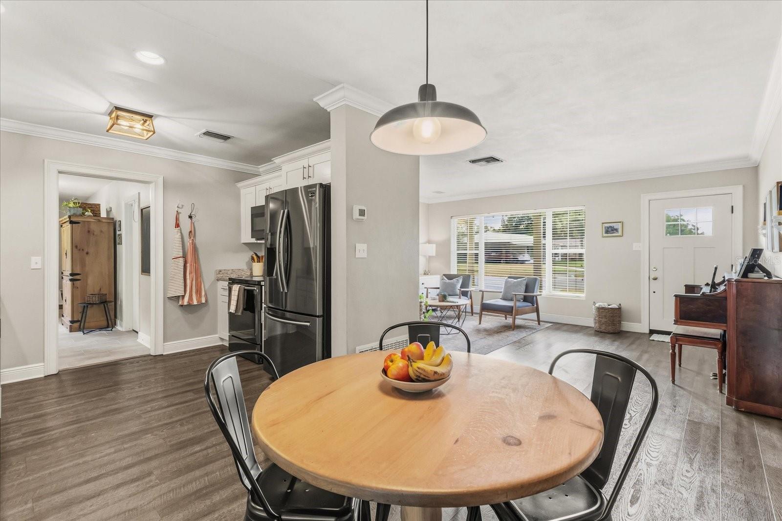 Image 5 of 28 For 517 Mason Street