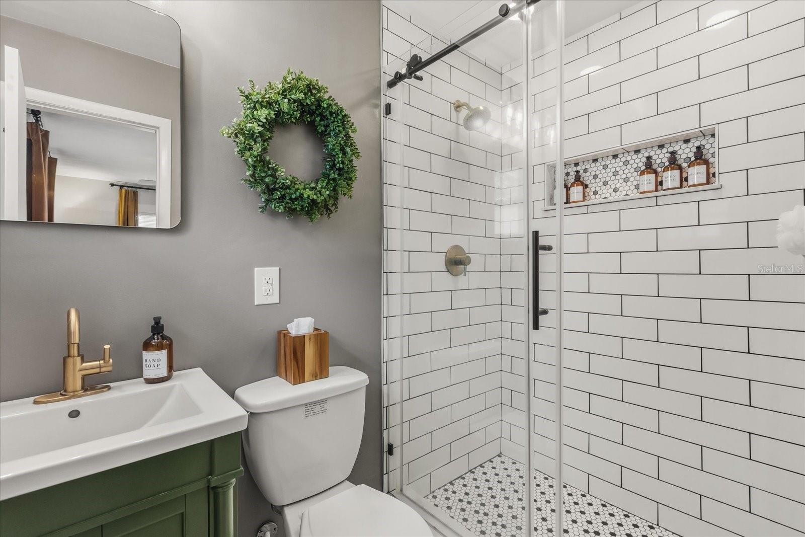 Image 7 of 28 For 517 Mason Street