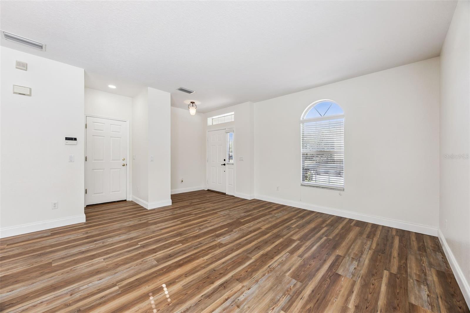 Image 10 of 69 For 10113 Cypress Trail Drive