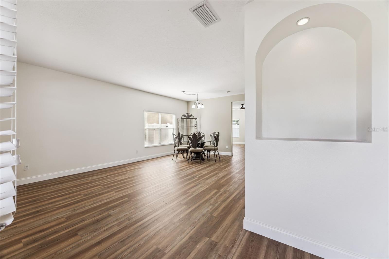 Image 6 of 69 For 10113 Cypress Trail Drive