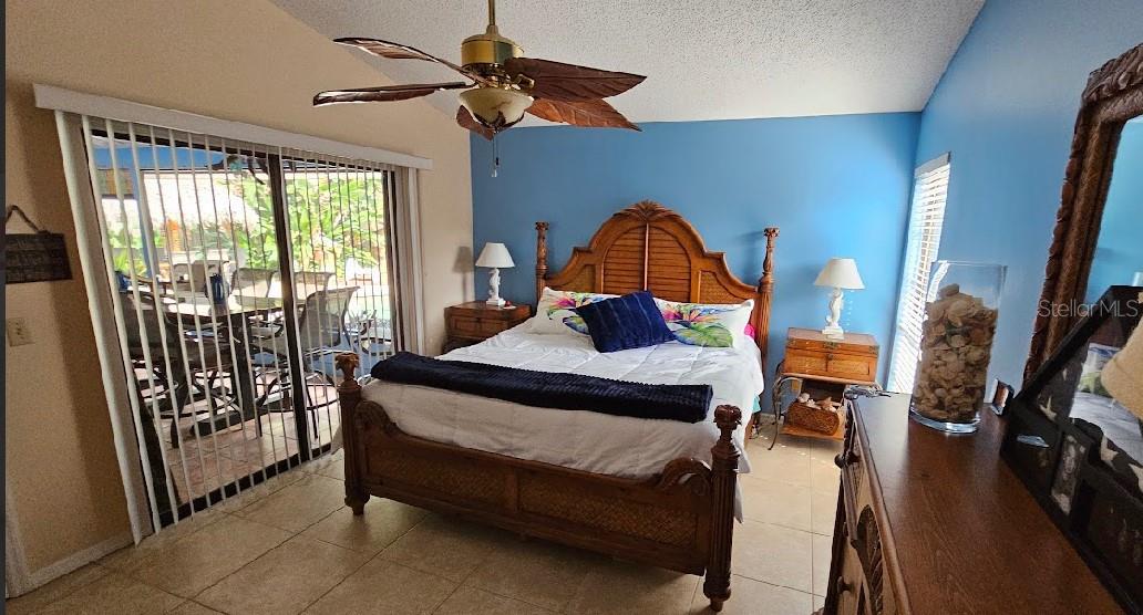 Image 4 of 25 For 356 Haverlake Circle