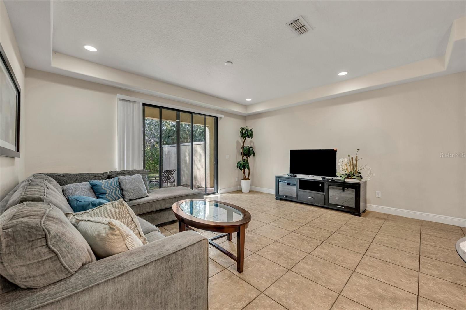 Image 10 of 46 For 8177 Roseville Boulevard