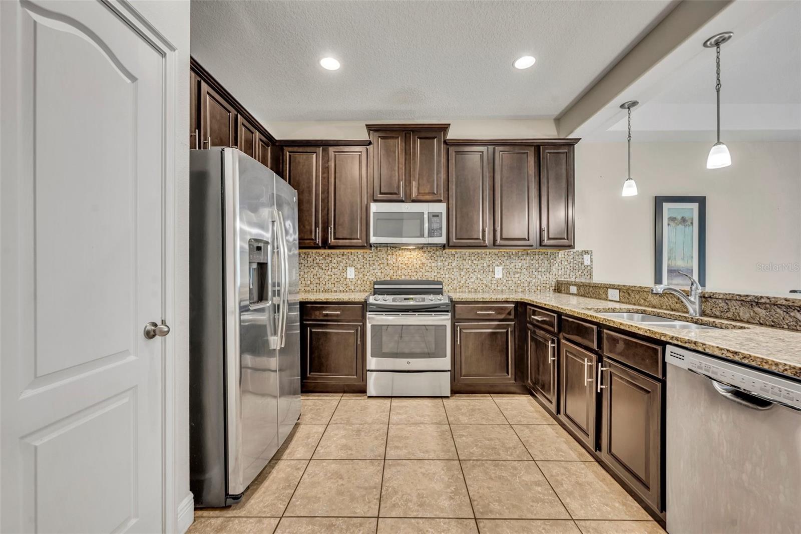 Image 6 of 46 For 8177 Roseville Boulevard