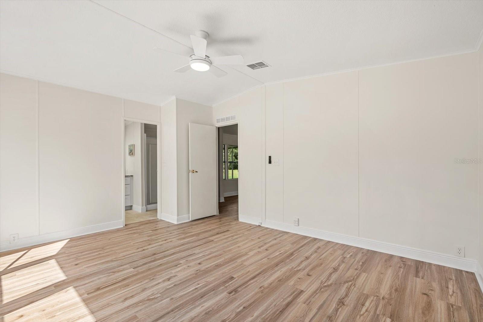 Image 12 of 43 For 4039 Citrus Circle 200