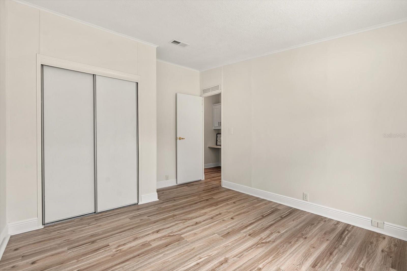 Image 16 of 43 For 4039 Citrus Circle 200