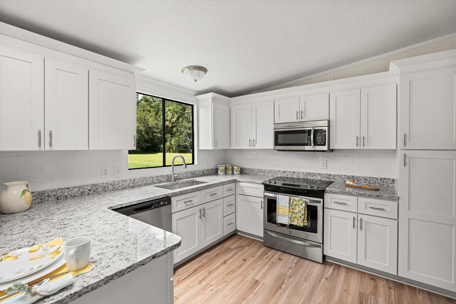 Image 9 of 43 For 4039 Citrus Circle 200