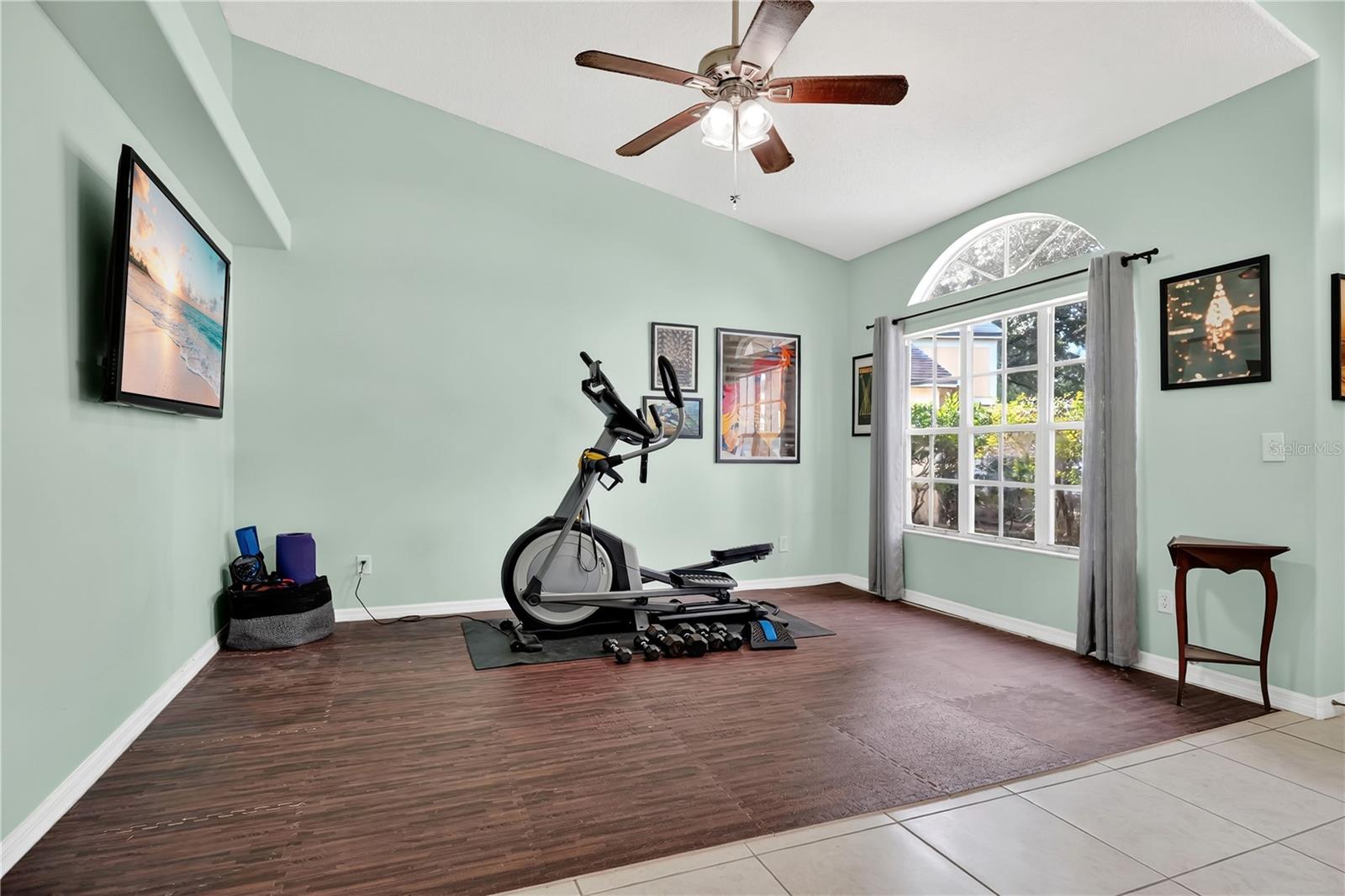 Image 21 of 36 For 10805 Oak Glen Circle