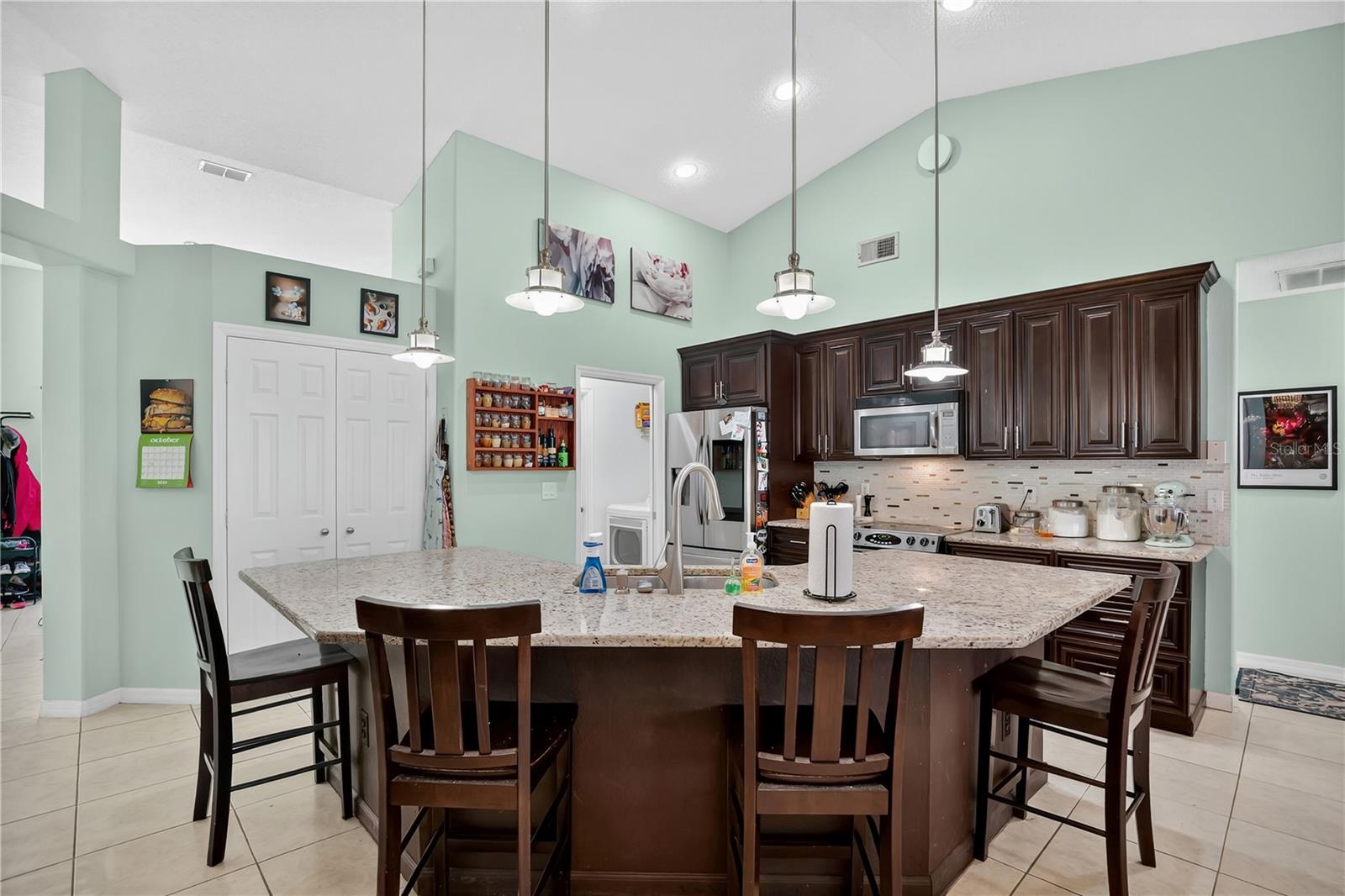 Image 9 of 36 For 10805 Oak Glen Circle