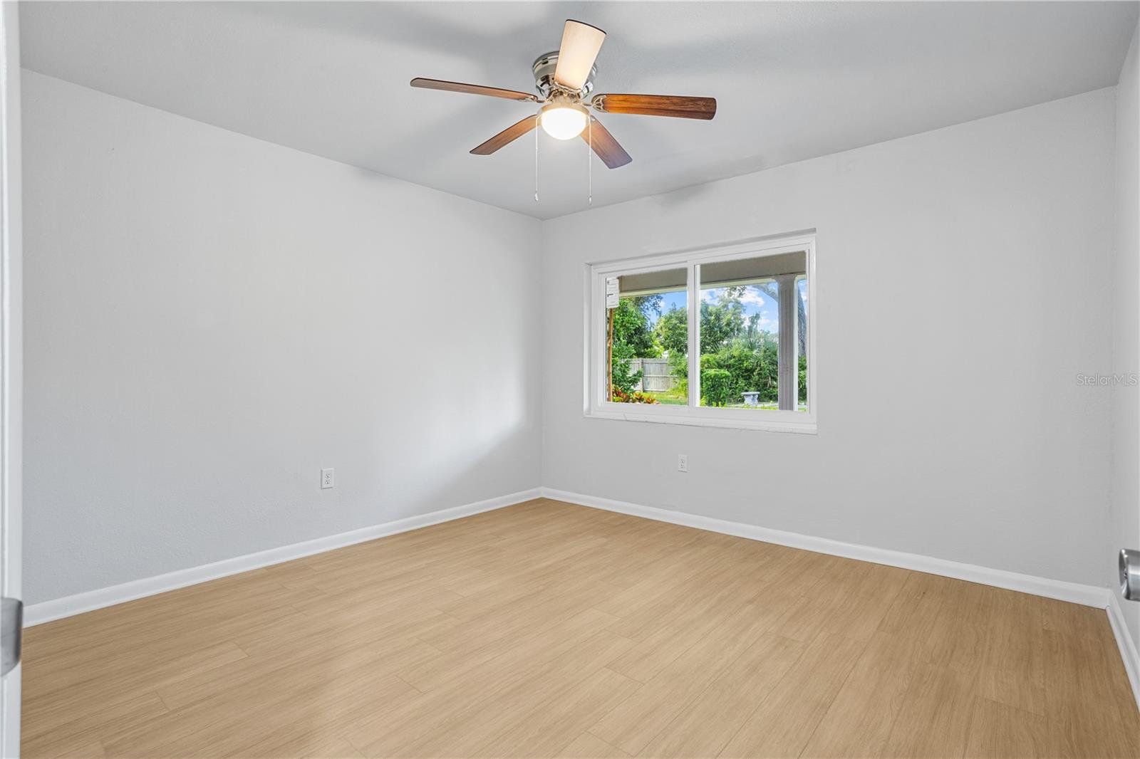 Image 9 of 26 For 769 Avenue Q Se