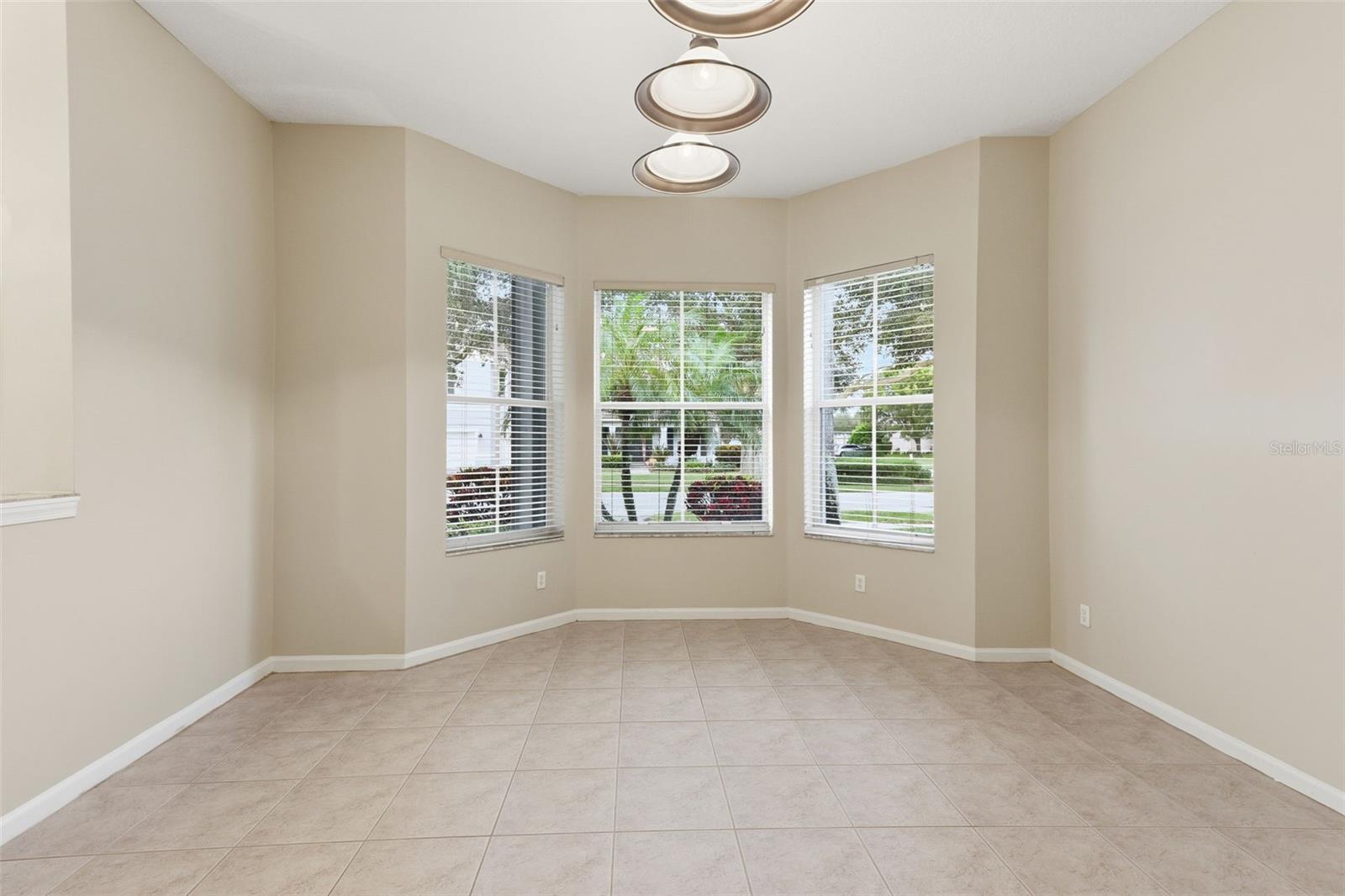 Image 11 of 44 For 9646 Savannah Estates Drive