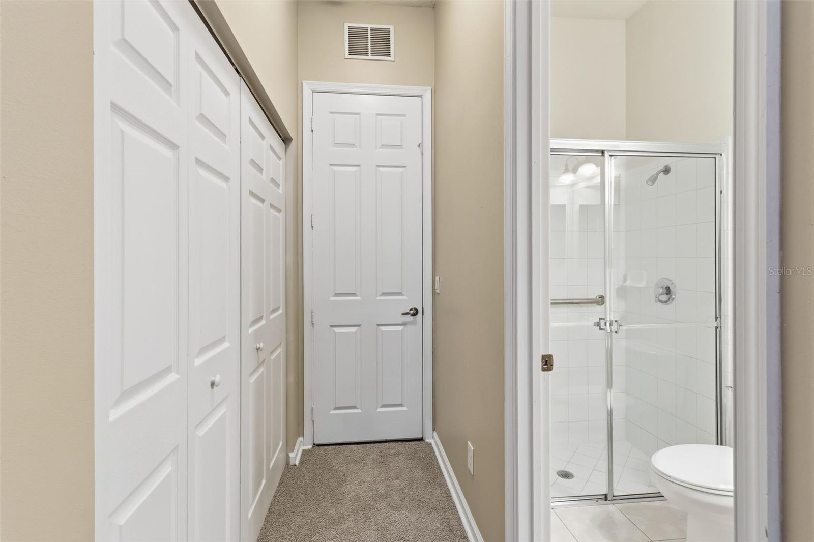 Image 25 of 44 For 9646 Savannah Estates Drive