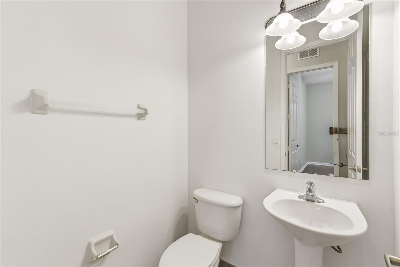 Image 35 of 44 For 9646 Savannah Estates Drive