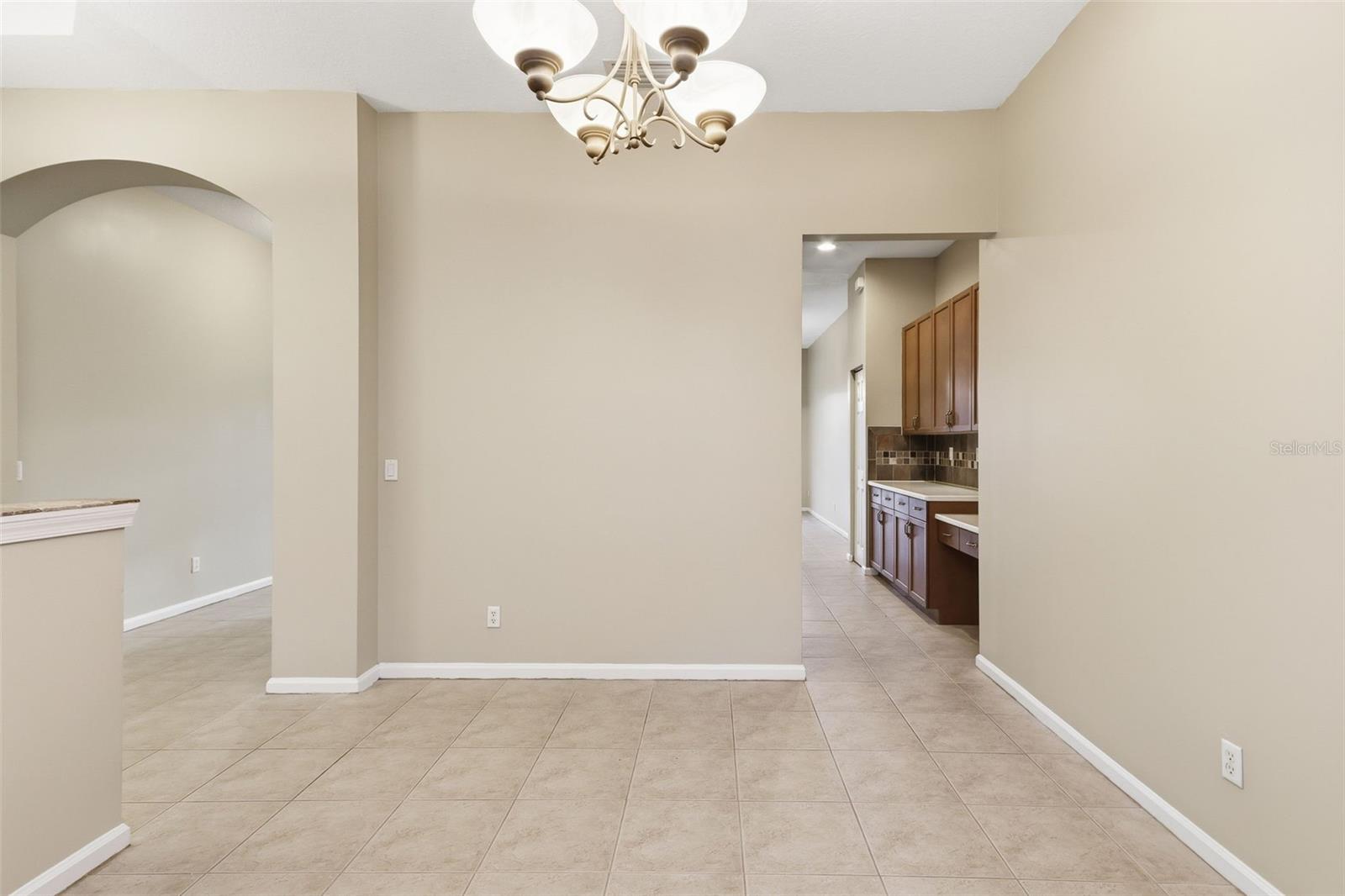 Image 8 of 44 For 9646 Savannah Estates Drive