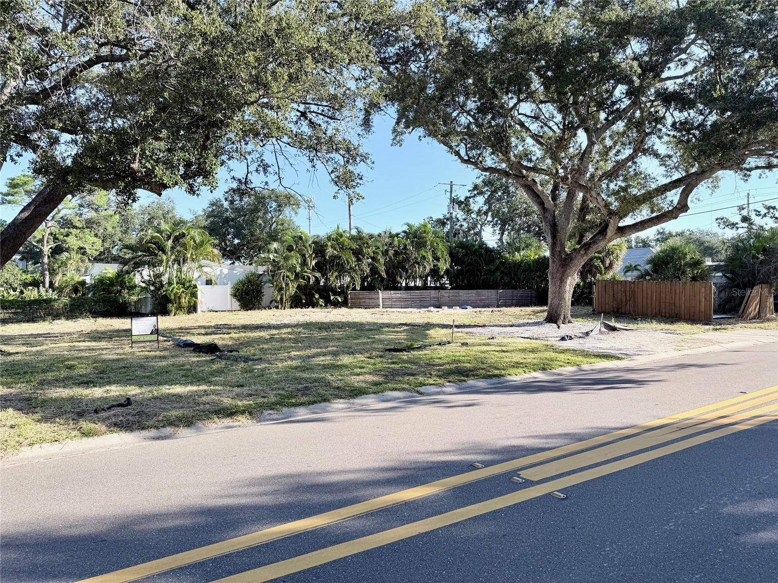 Image 6 of 7 For 3626 Omar Avenue