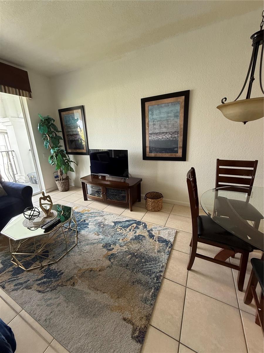 Image 4 of 18 For 4114 Breakview Drive 40202