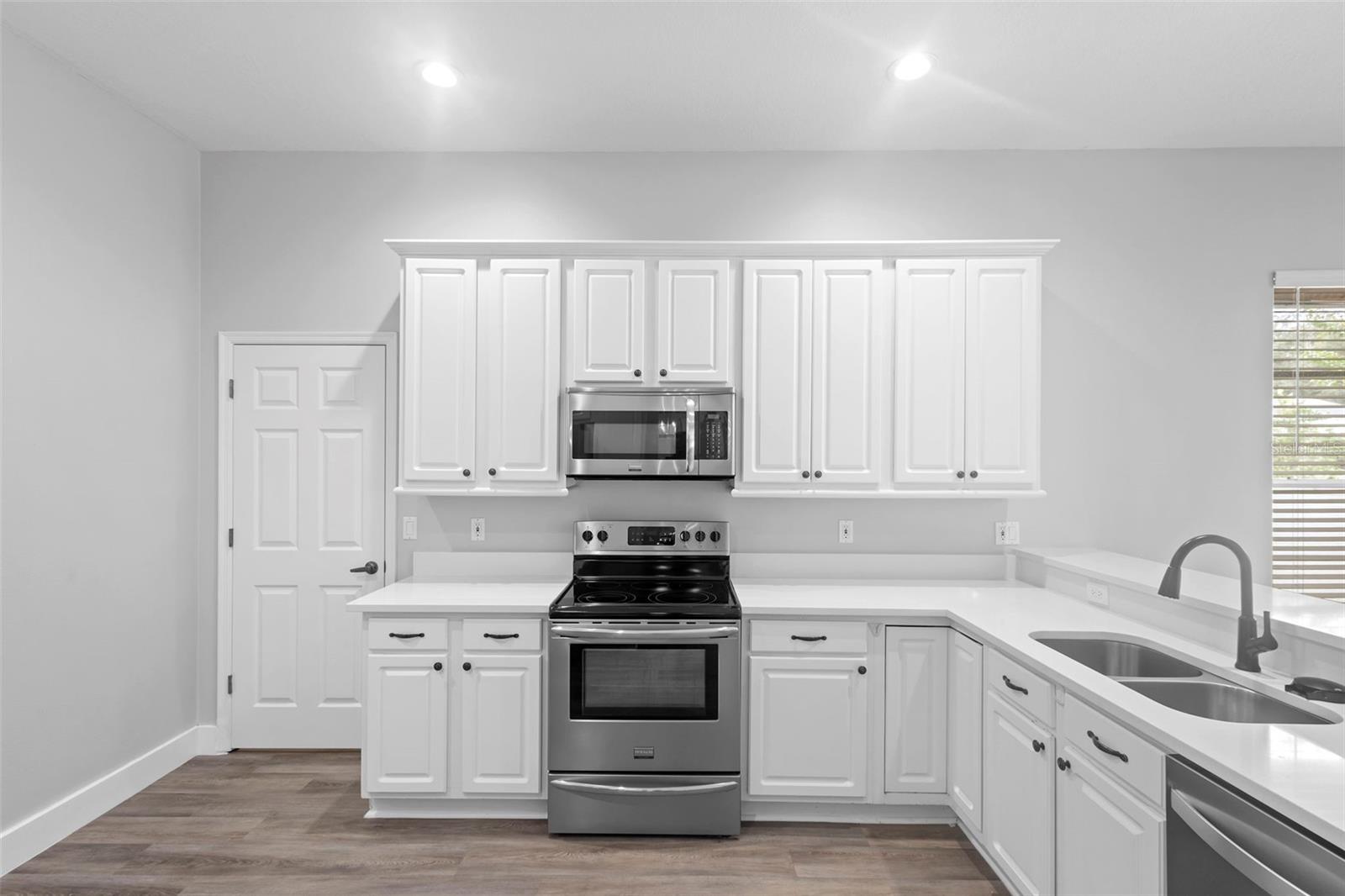 Image 16 of 69 For 6807 Sylvan Woods Drive