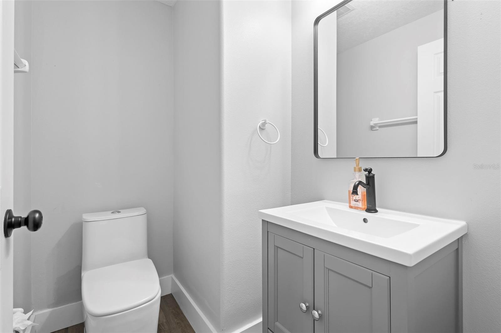 Image 33 of 69 For 6807 Sylvan Woods Drive