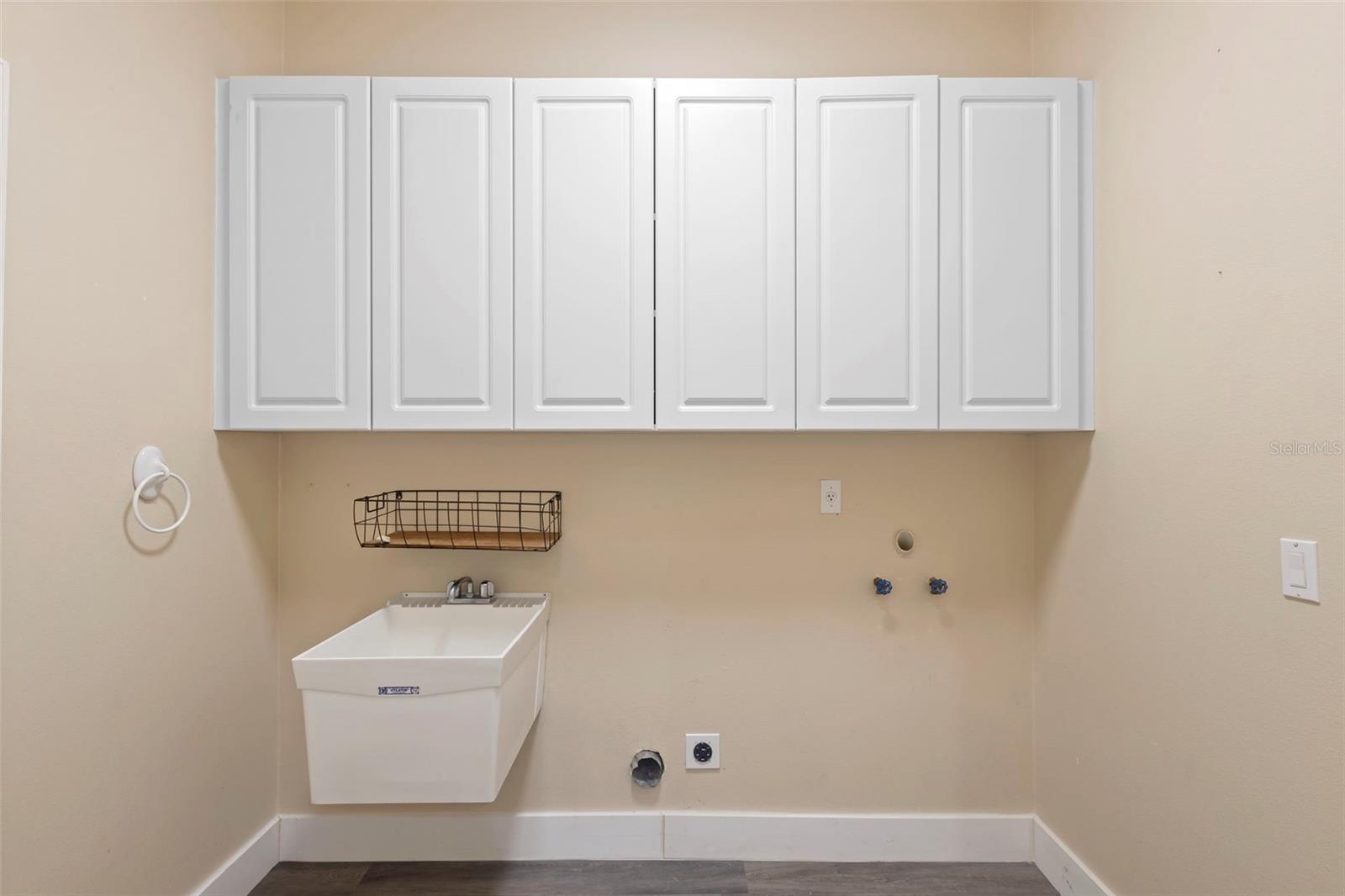 Image 54 of 69 For 6807 Sylvan Woods Drive
