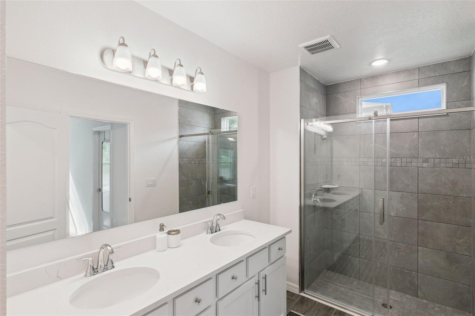 Image 10 of 26 For 1628 Andover Ridge Drive