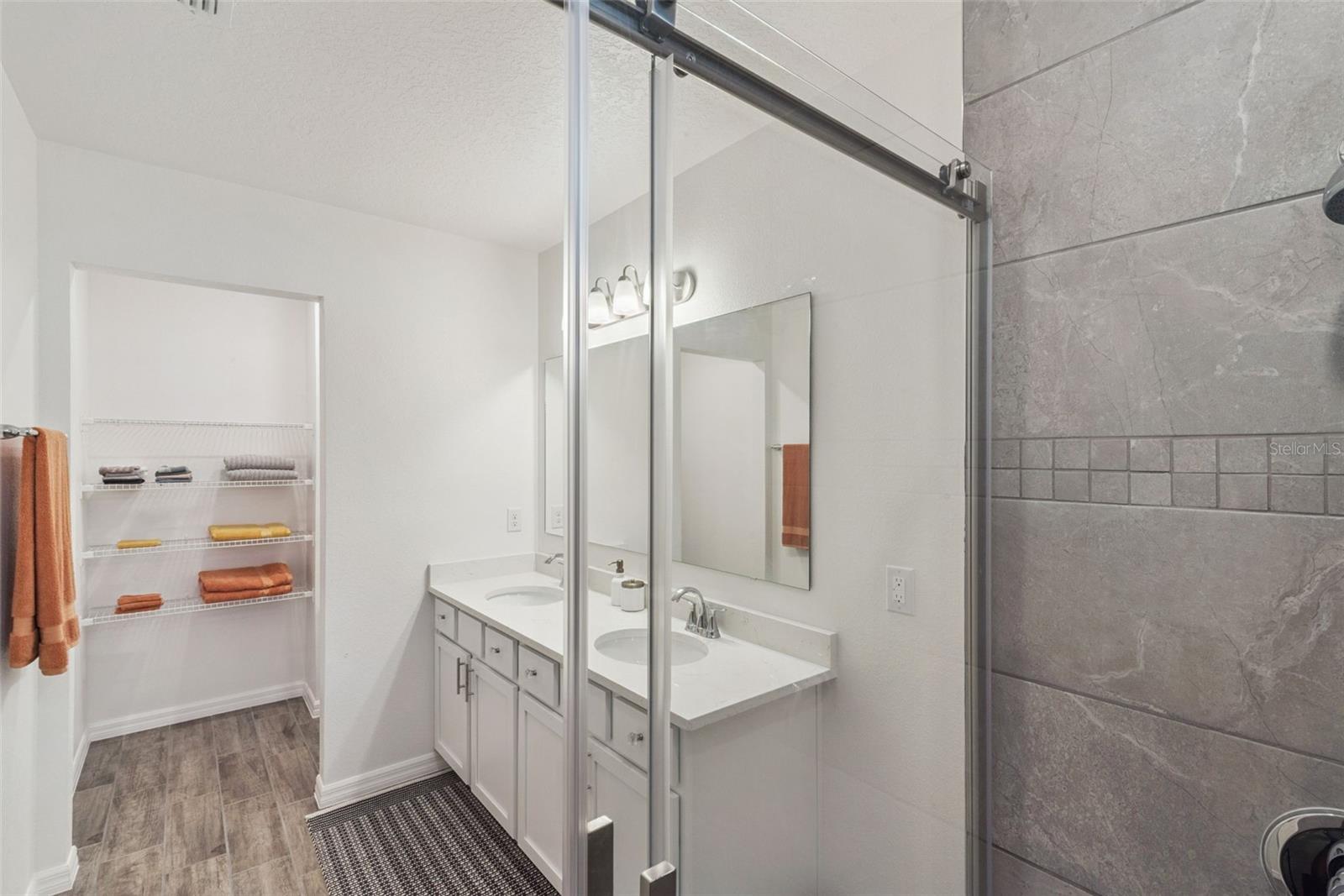 Image 11 of 26 For 1628 Andover Ridge Drive