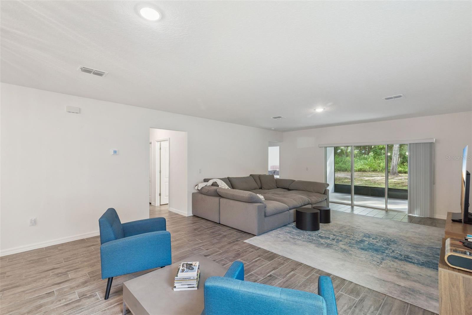 Image 6 of 26 For 1628 Andover Ridge Drive