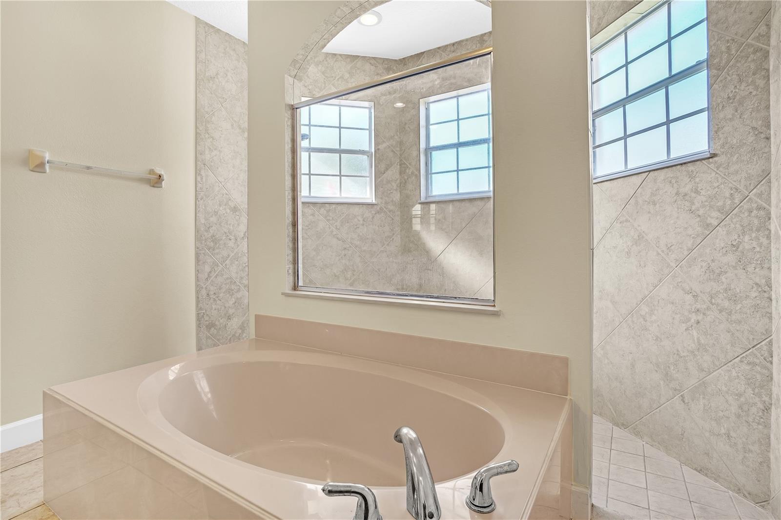 Image 40 of 62 For 1542 Wescott Loop