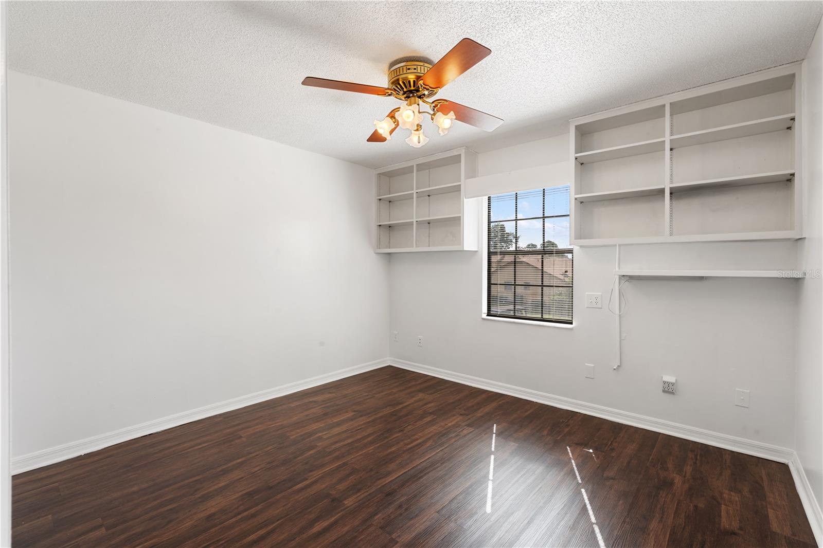 Image 17 of 22 For 2135 Balboa Way