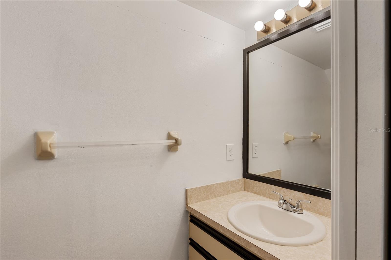 Image 8 of 22 For 2135 Balboa Way
