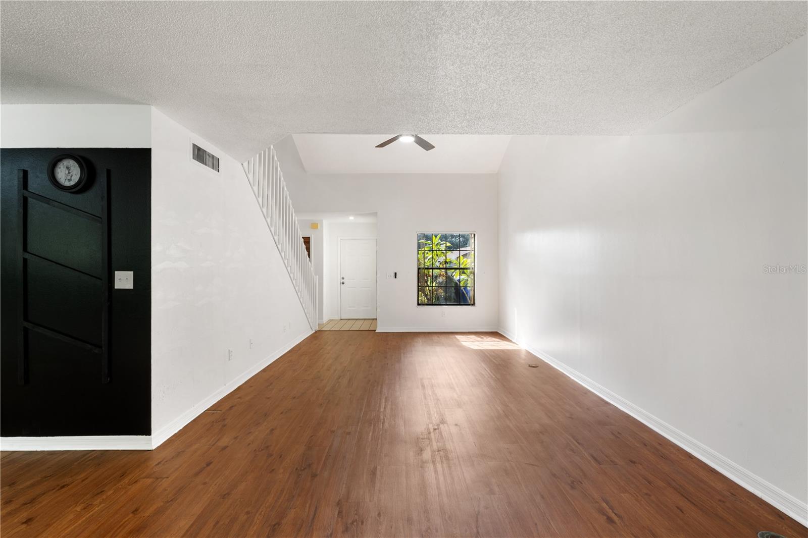 Image 9 of 22 For 2135 Balboa Way