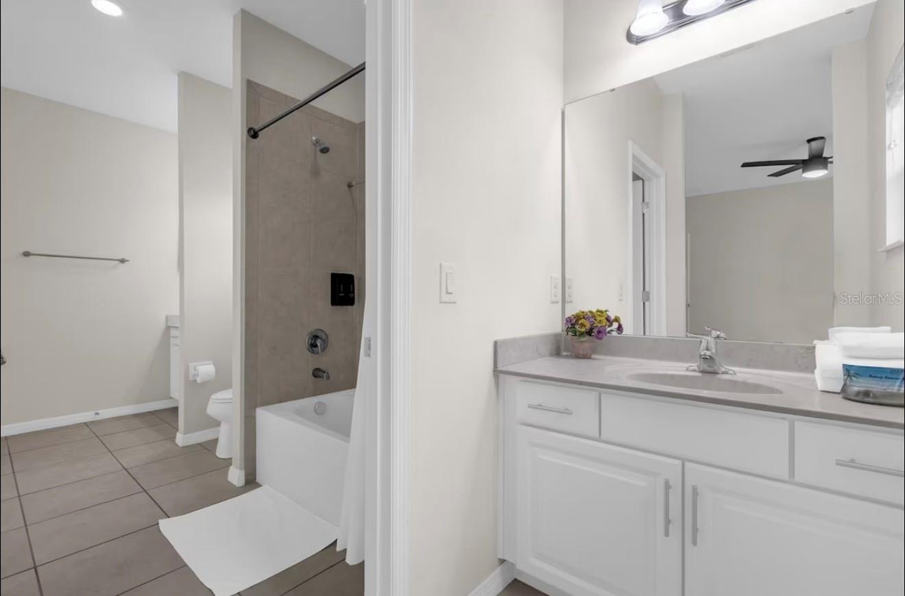 Image 35 of 74 For 4035 Oakrise Loop