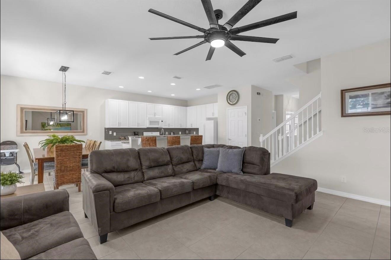 Image 4 of 74 For 4035 Oakrise Loop