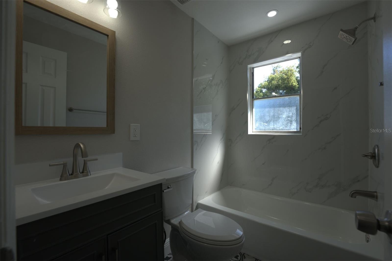 Image 9 of 13 For 810 Anderson Street