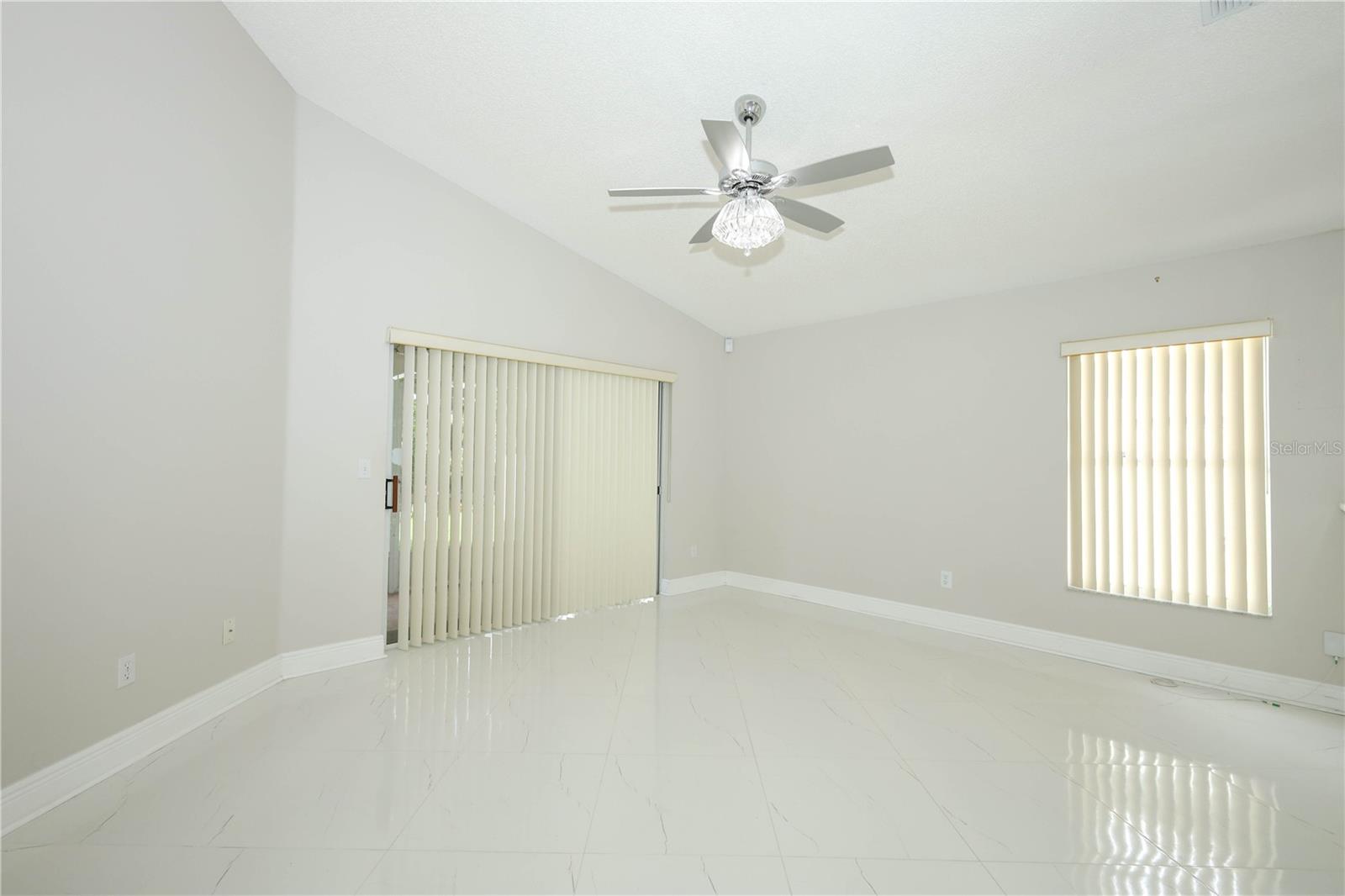 Image 10 of 40 For 456 Woodbury Pines Circle