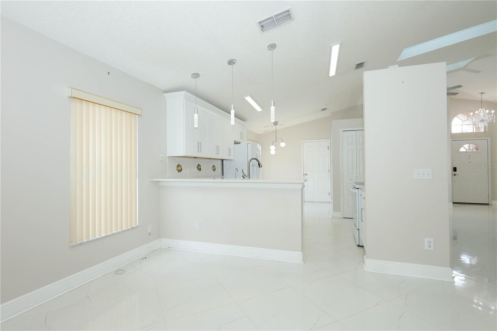 Image 13 of 40 For 456 Woodbury Pines Circle