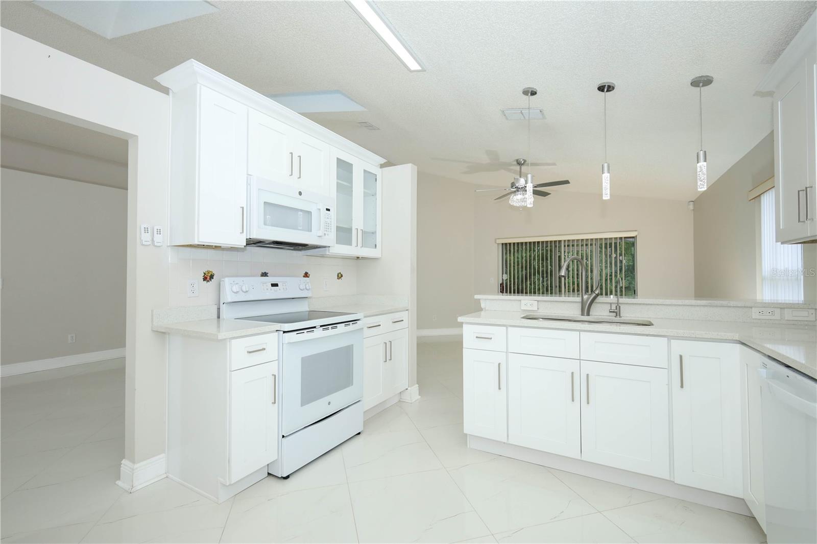 Image 14 of 40 For 456 Woodbury Pines Circle