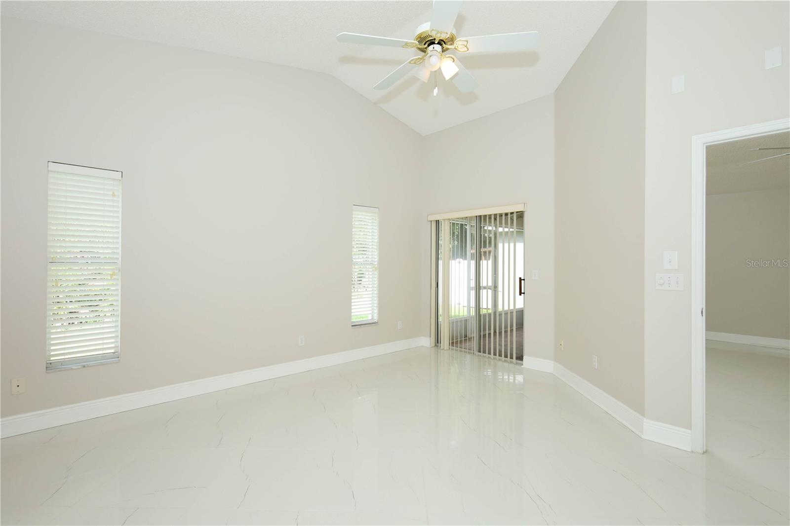 Image 19 of 40 For 456 Woodbury Pines Circle