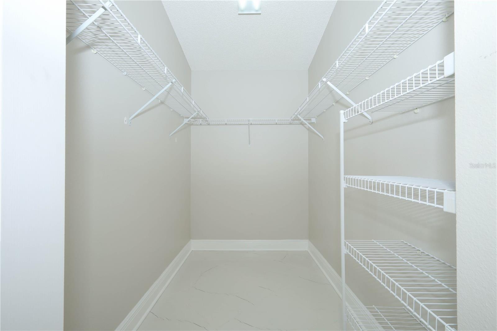 Image 22 of 40 For 456 Woodbury Pines Circle