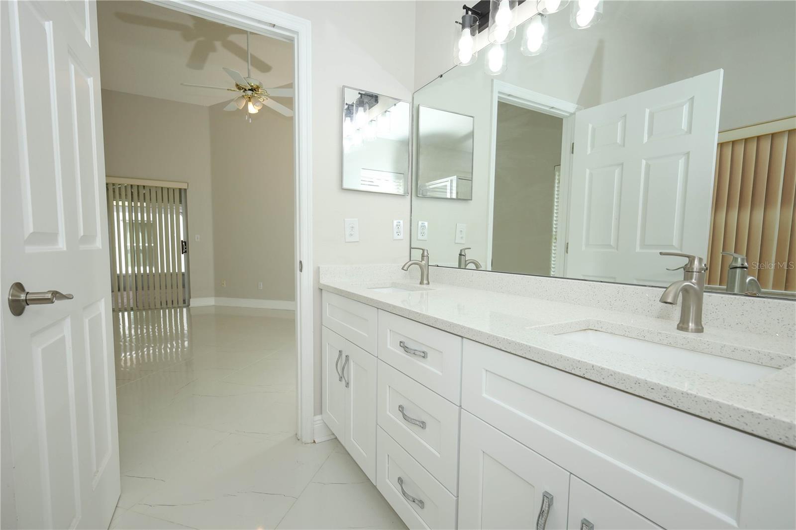 Image 24 of 40 For 456 Woodbury Pines Circle