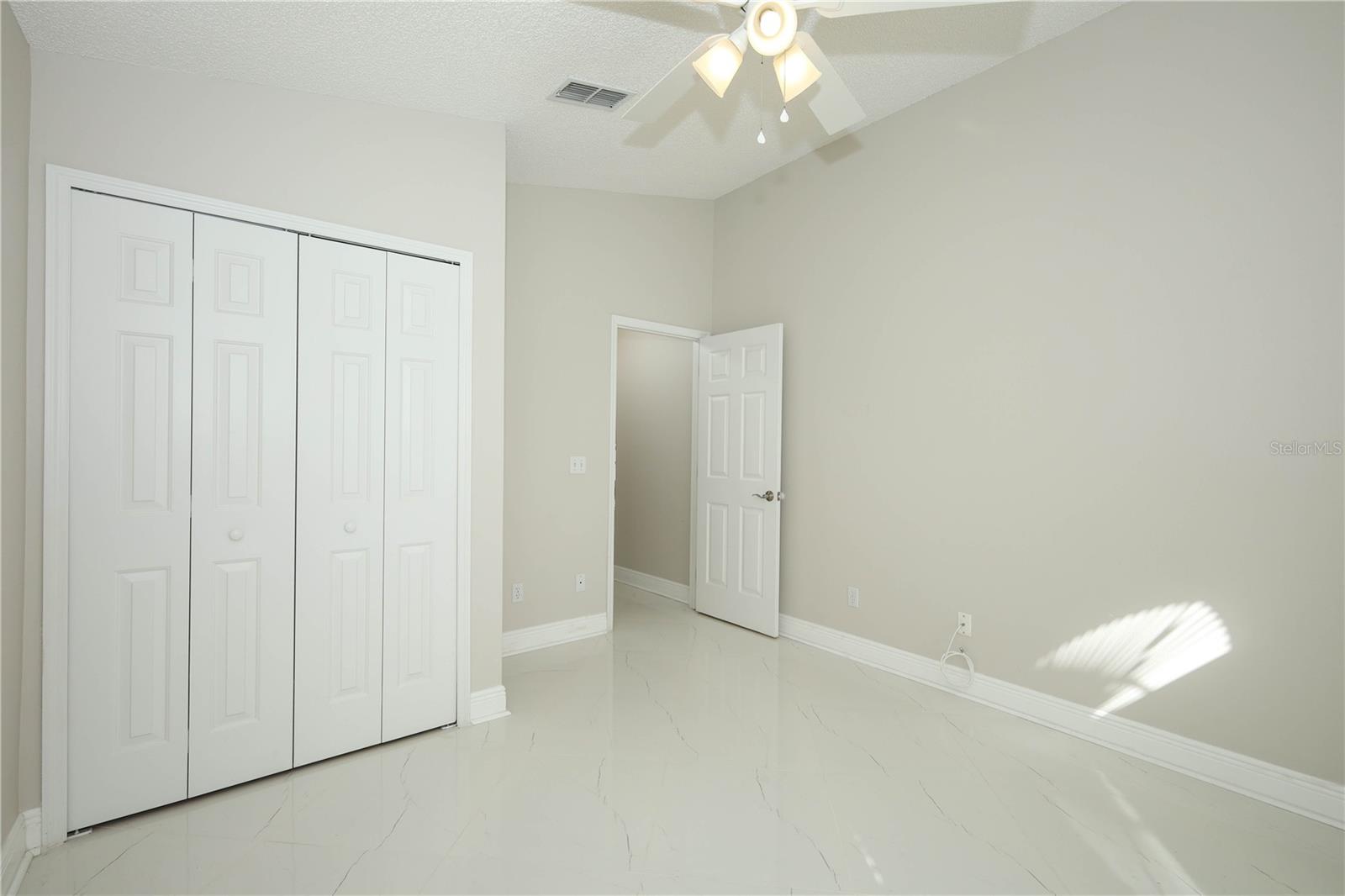 Image 28 of 40 For 456 Woodbury Pines Circle