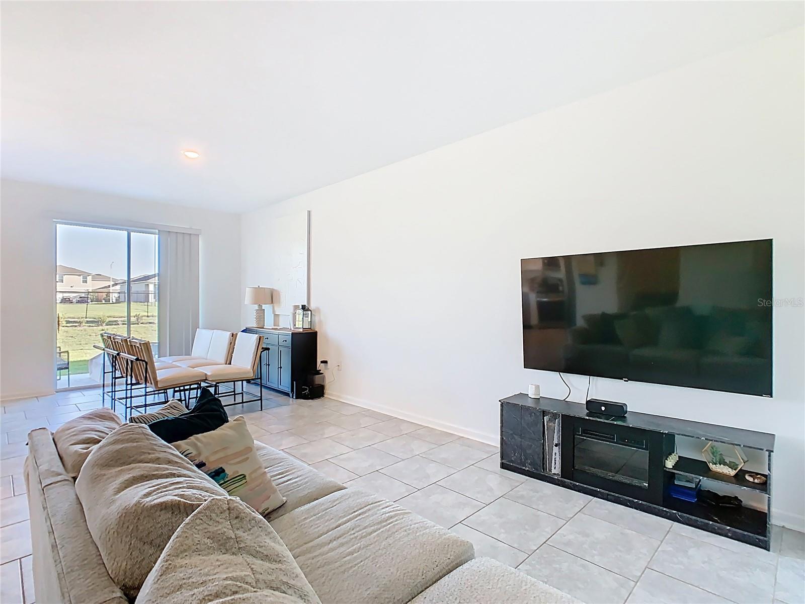 Image 11 of 55 For 3189 Laurent Loop