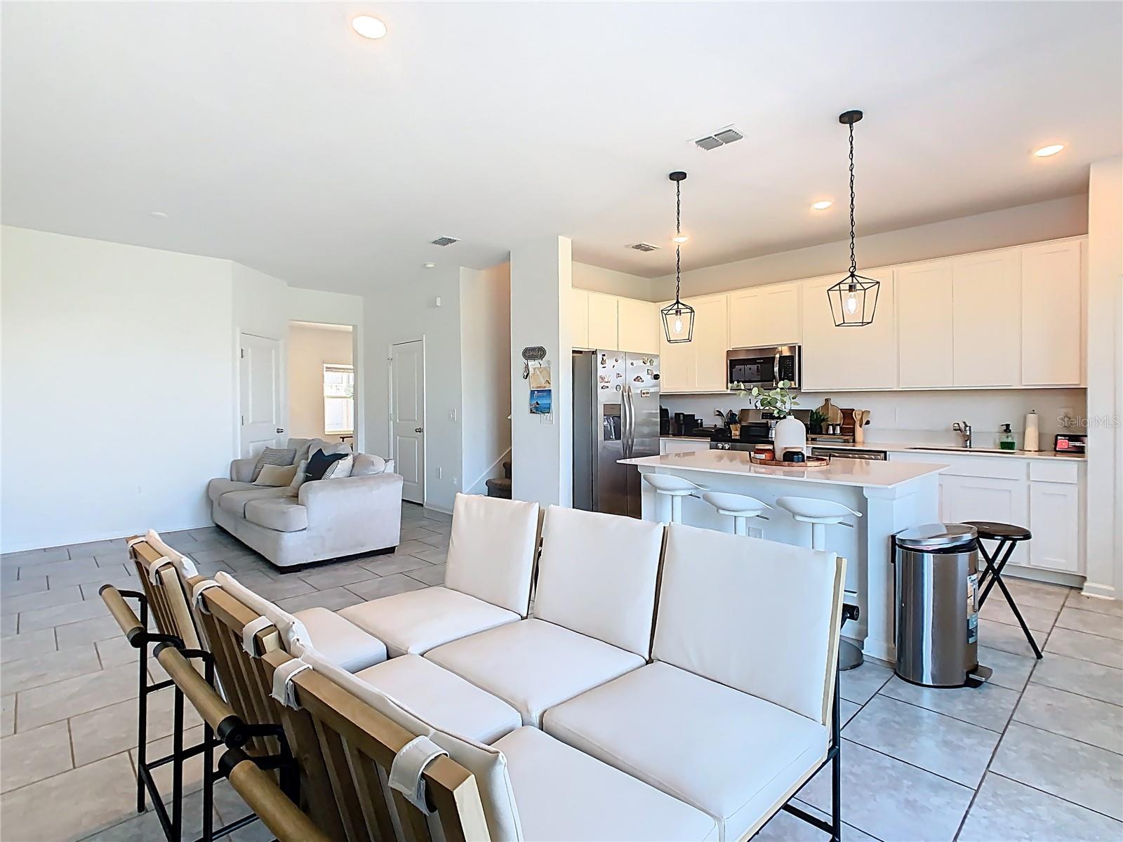 Image 24 of 55 For 3189 Laurent Loop