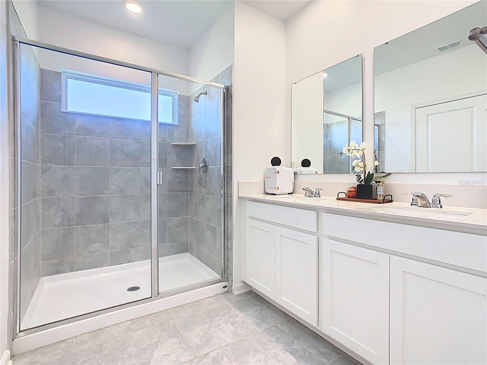 Image 36 of 55 For 3189 Laurent Loop