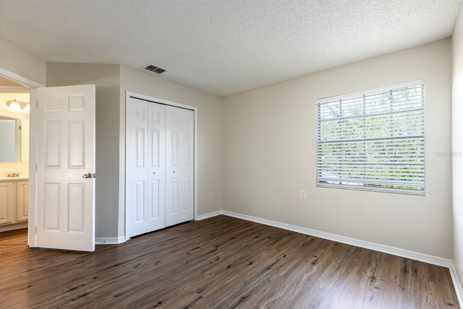 Image 17 of 29 For 4936 Bellthorn Drive