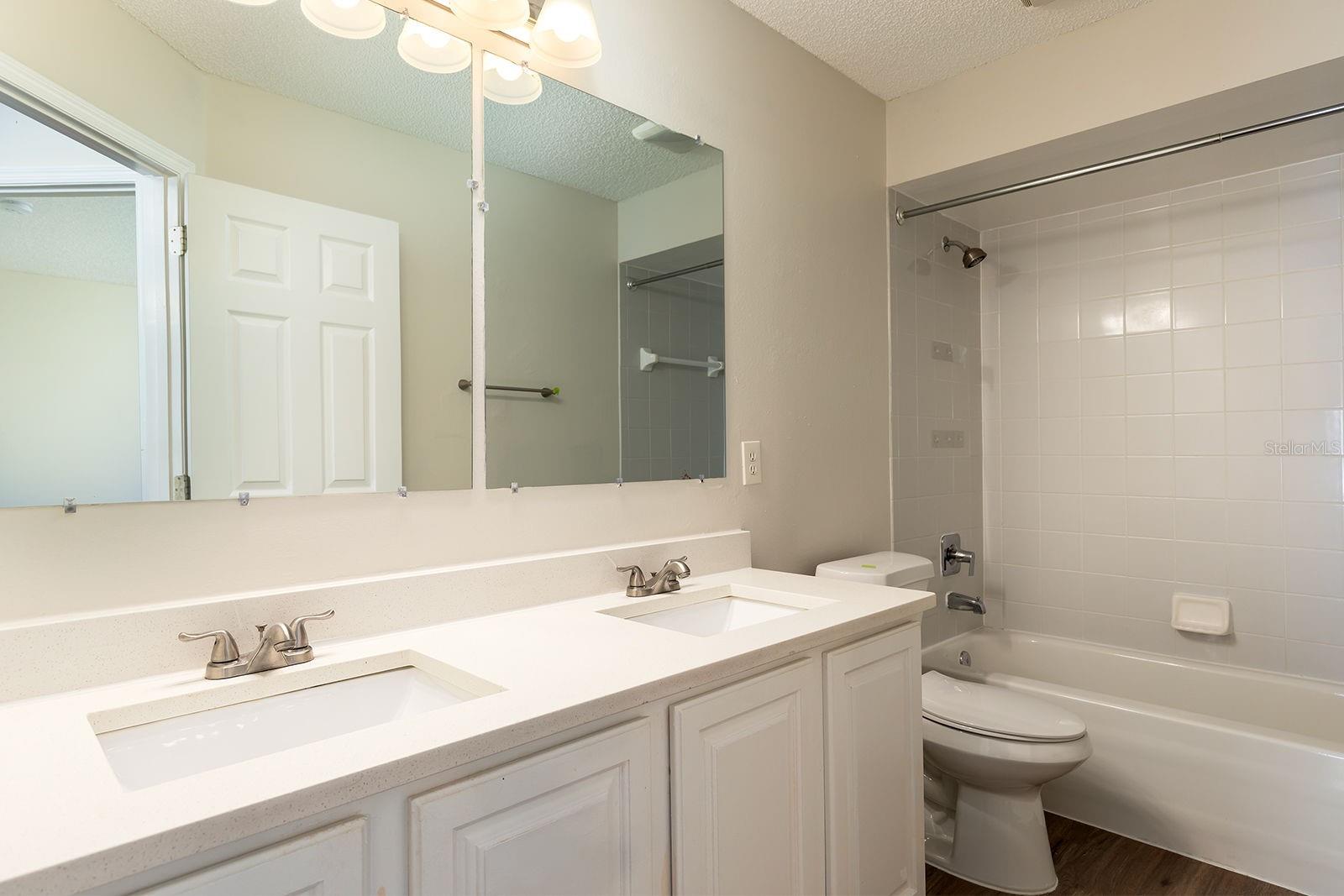 Image 18 of 29 For 4936 Bellthorn Drive