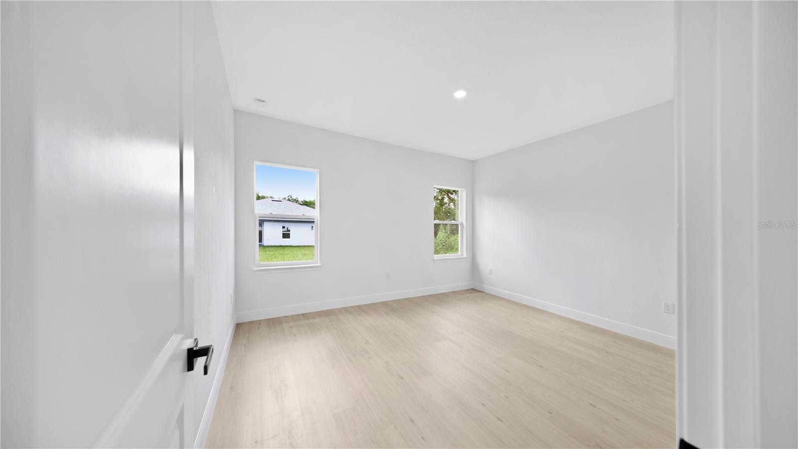 Image 14 of 37 For 4098 Sw 172nd Place