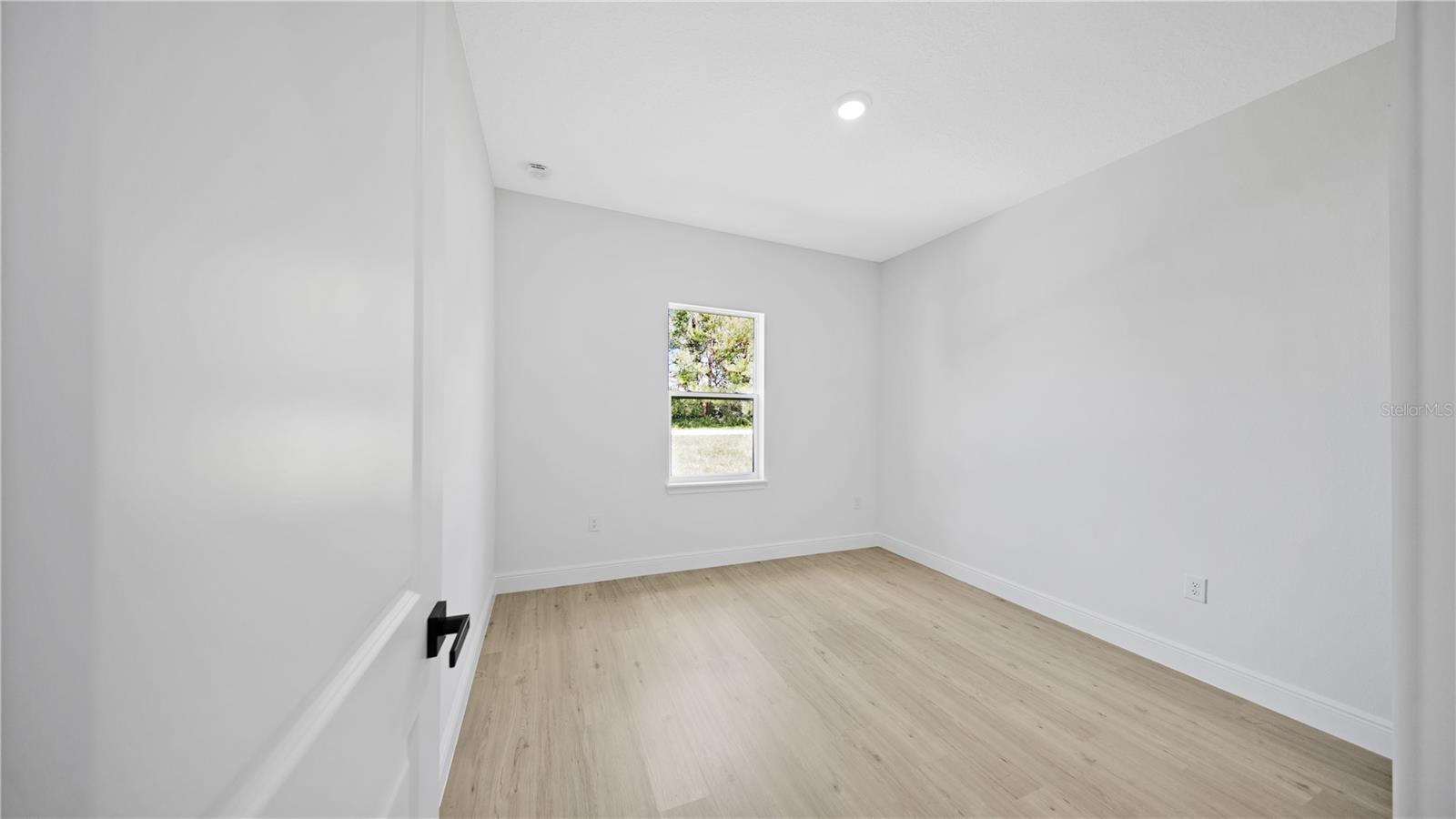 Image 25 of 37 For 4098 Sw 172nd Place