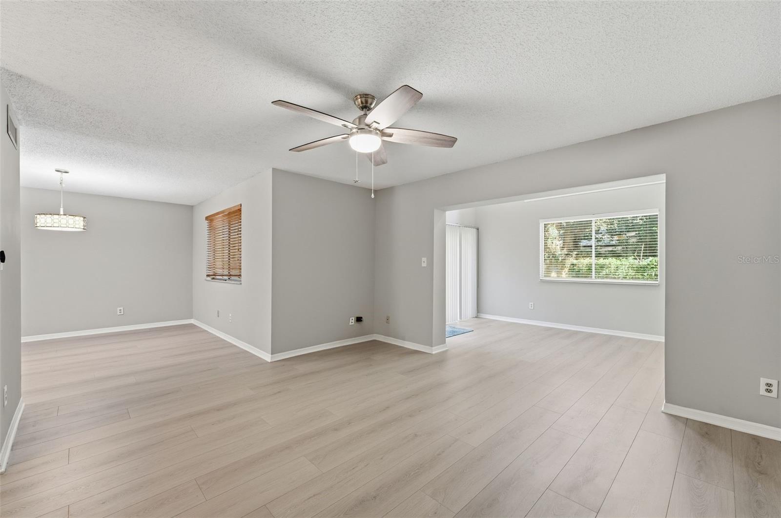 Image 8 of 34 For 525 Oak Haven Drive
