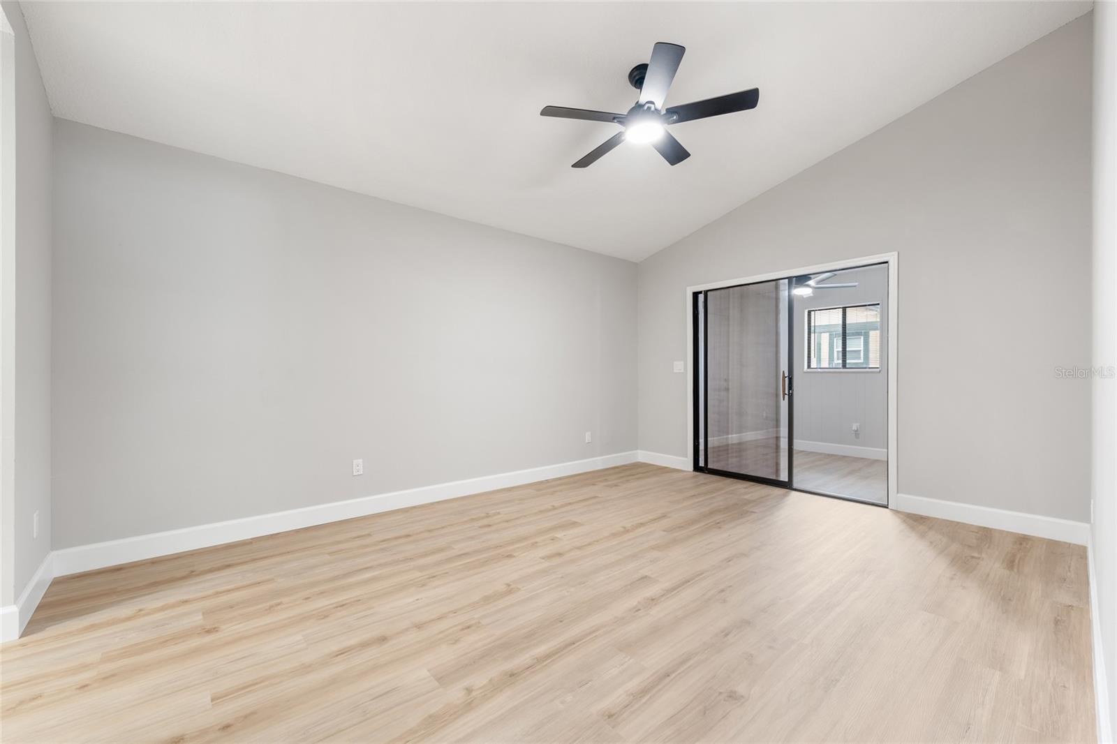 Image 12 of 36 For 737 Sherwood Drive