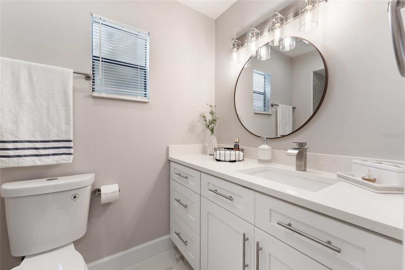 Image 14 of 36 For 737 Sherwood Drive